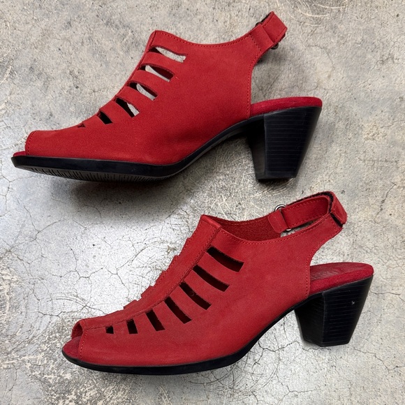 * Munro Red Slingback Heels - Picture 4 of 9